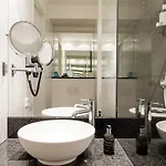 One Linz-hauptplatz 3* Линц