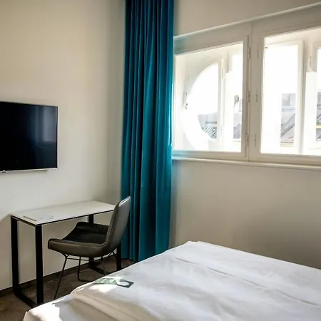 One Linz-hauptplatz 3* لينتز