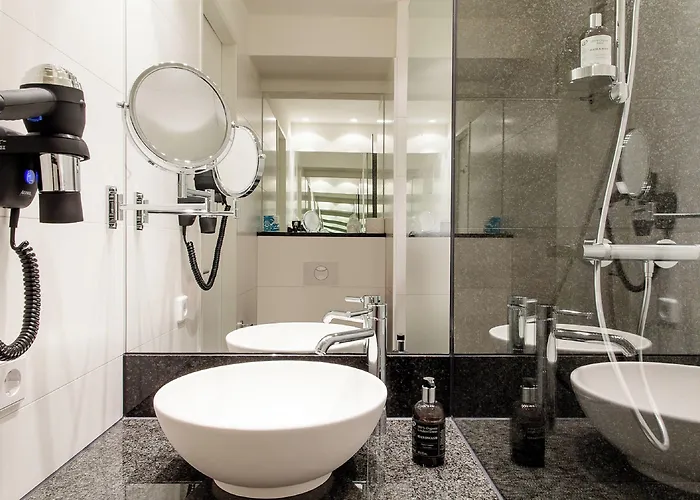 One Linz-hauptplatz 3* لينتز